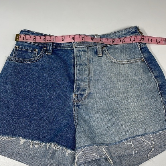 Hollister Ultra High Rise Mom Short 3" Two Toned Button Fly Size 25 - Picture 6 of 8